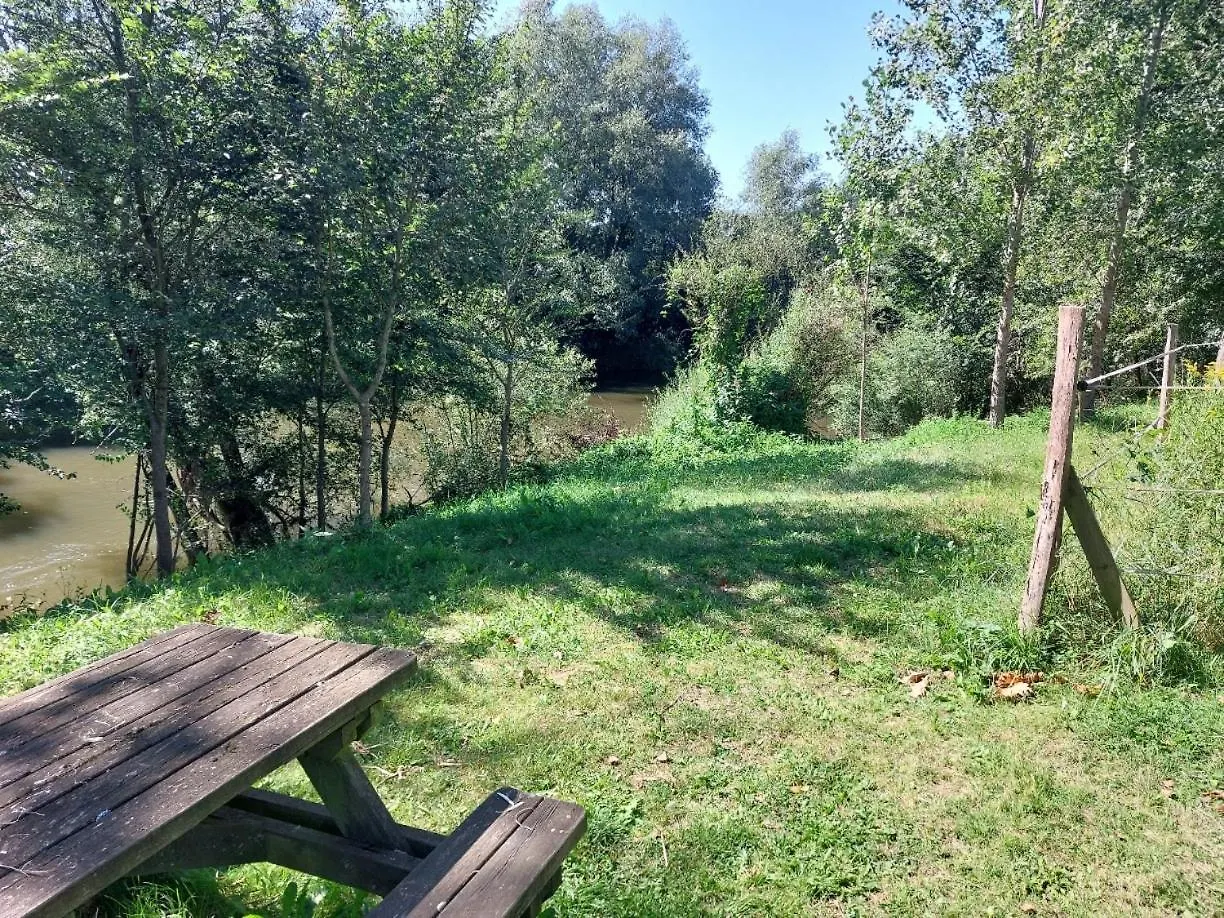 Apartament Chez Maika Et Etienne Saint-Geniez-dʼOlt 0*,  Francja