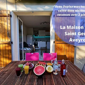 Appartement Maison Mitoyenne Piscines Chauffées Et Tourisme Vert, Saint-Geniez-dʼOlt
